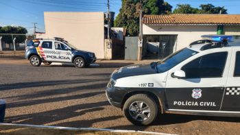 Bebê é encontrado ao lado do corpo da mãe assassinada a facadas em MT 