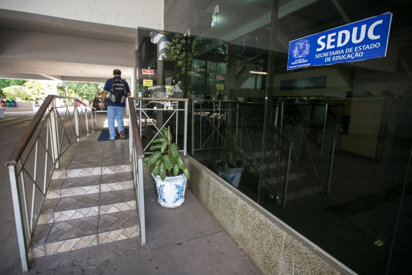 Seduc cadastra empresas interessadas em participar de licitações