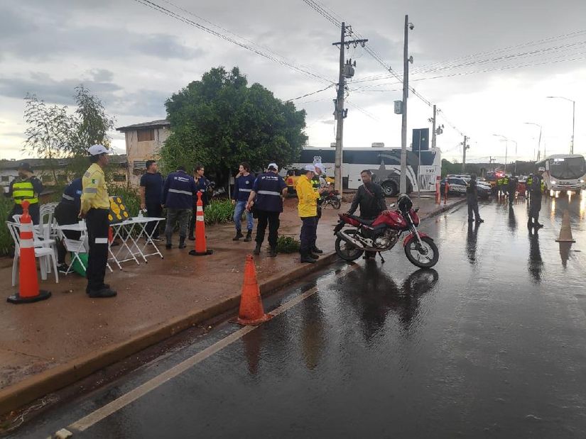 Em 30 minutos de Operação Lei Seca, 2 são multados e 3 veículos são removidos
