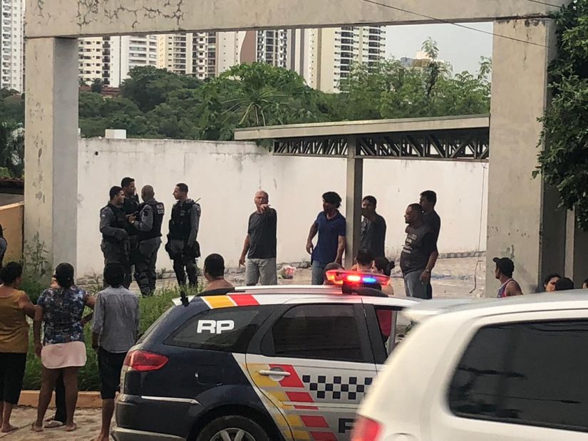 Homem é baleado na perna após ameaçar delegado com estilete em Cuiabá 