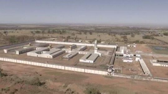 Detendo é encontrado morto em banheiro de cela da Mata Grande