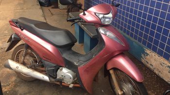 Motocicleta usada em latrocínio de comerciante é apreendida e menor detido