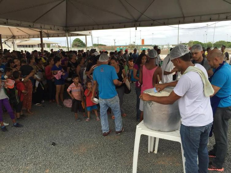 País já recebeu 1,1 milhão de imigrantes e 7 mil refugiados