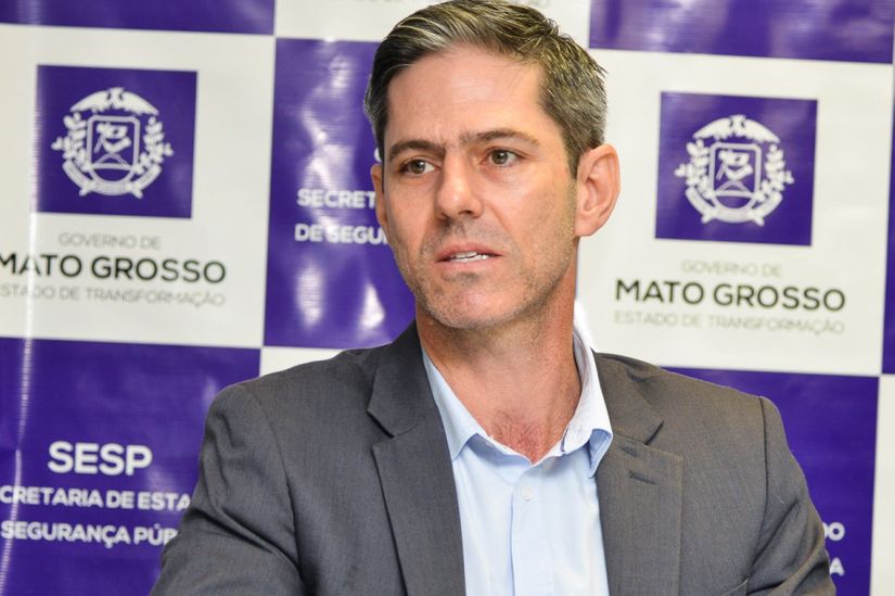 Juiz determina uso de tornozeleira para ex-secretário de Taques