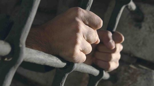  Corretor que atuava ilegalmente na venda de imóveis é conduzido em operação