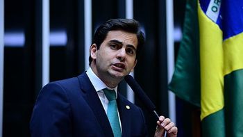 Deputado defende mudança na lei para universalizar telefonia móvel e internet no país