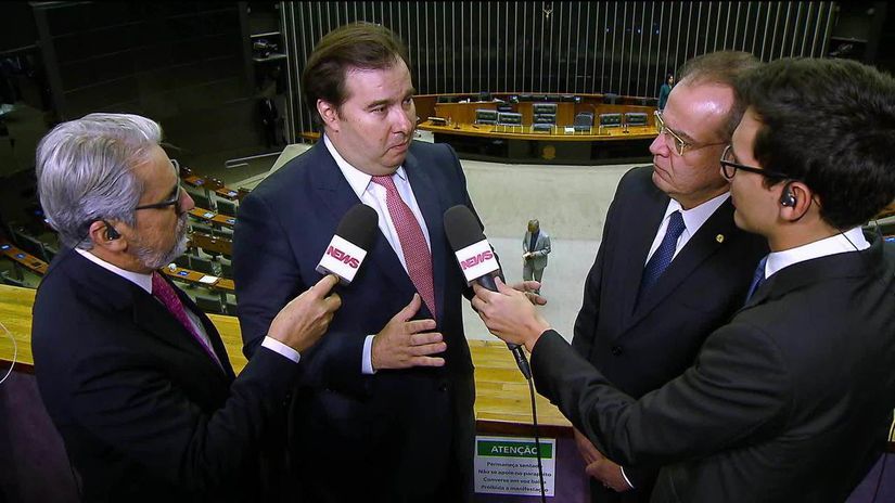 'Você não ter governo organizado atrapalha muito', diz Maia sobre votação da PEC da Previdência