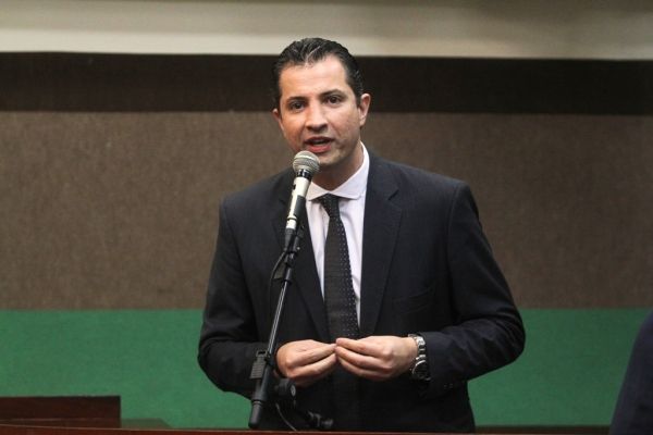 PEC proposto por Faissal destina 50% das emendas impositivas para saúde e educação