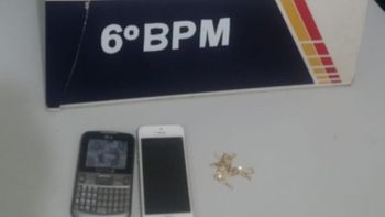 Homem é preso por populares após roubar ciclista no meio da rua 