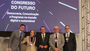 Discussão sobre futuro da comunicação e novas mídias atraem centenas de alunos à Congresso realizado