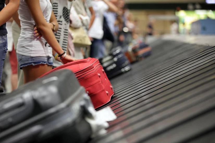Blitz contra cobrança de bagagens é realizada em aeroportos