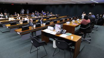  CPI do Óleo vai ouvir na Câmara ministros de Meio Ambiente, Defesa e Saúde