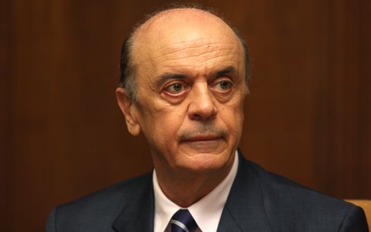 Serra pede demissão de ministério e alega problemas de saúde