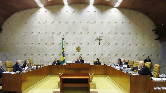 Maioria no STF vota pela proibição da redução de salário de servidor por estados e municípios