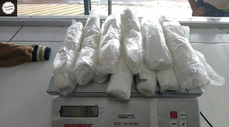 PRF apreende cocaína em almofada e casaco de passageiro