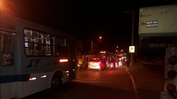 Após grave acidente no bairro Tijucal, moradores protestam contra a falta de sinalização no local