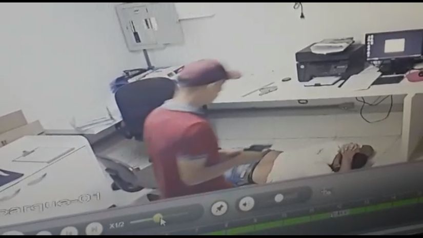 Câmeras registram ação de criminosos dentro de frigorifico e polícia procura por envolvidos