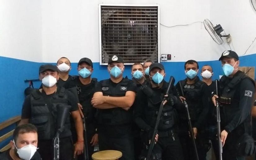 Suspeita de meningite suspende visitas na PCE e agentes trabalham de mascara 