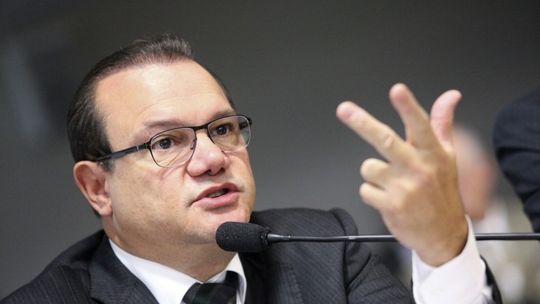 W.F. vira réu no STF por corrupção e lavagem de dinheiro