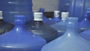 Procon-MT orienta consumidores sobre a substituição de garrafões de água