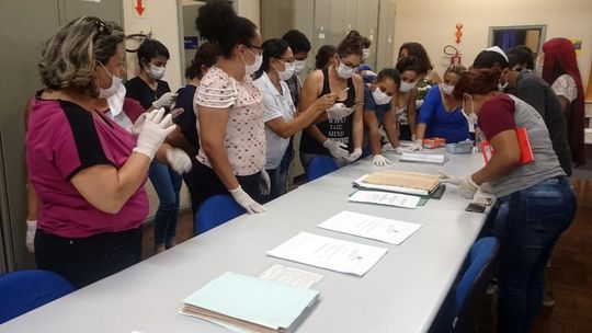 Acadêmicos de Biblioteconomia da UFMT de Rondonópolis visitam Arquivo Público