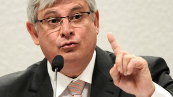 Janot adia votação de resolução que pode afetar Lava Jato
