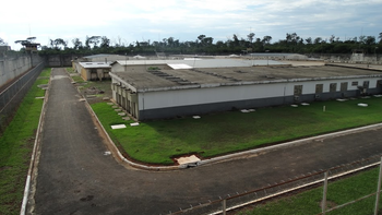 Agente atira em drone que sobrevoava presídio em MT