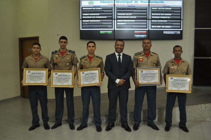 Militares do Corpo de Bombeiros são homenageados na Câmara Municipal