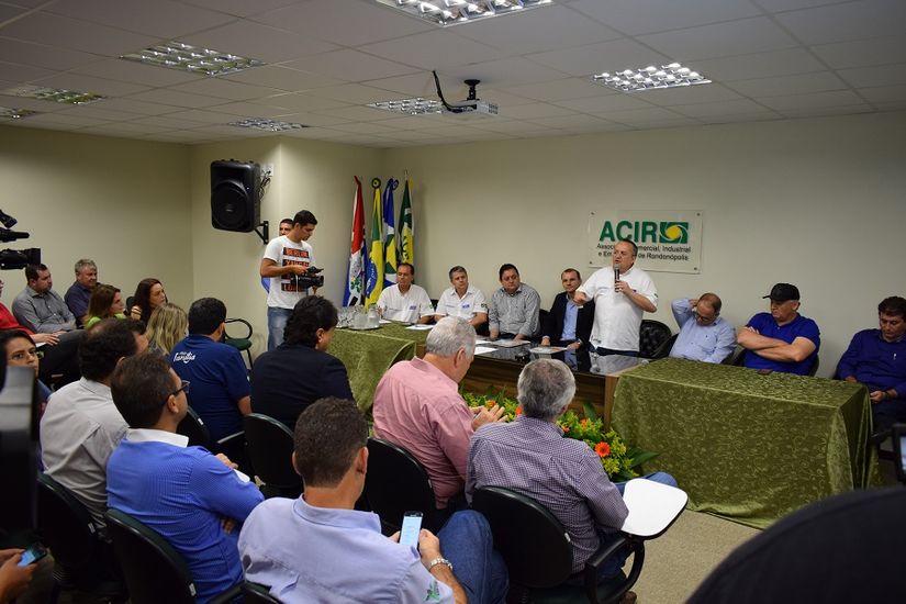 Na Acir, Taques se compromete com agenda propositiva