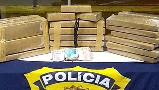 Passageira é detida transportando 39Kg de maconha em ônibus
