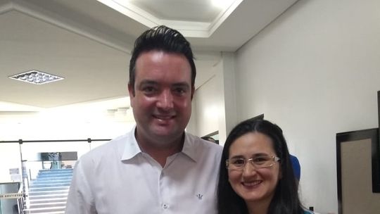 Prefeito apresenta a nova secretária de Administração