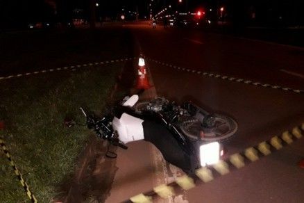Motociclista morre na BR-163 após perder controle da direção e bater em poste 
