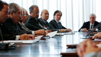 Conselhos aprovam ação federal na segurança 