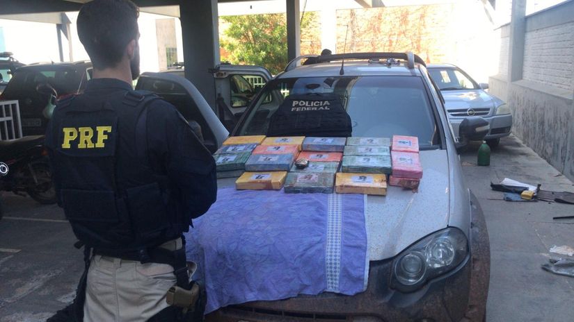 Jovem é preso com mais de 30 kg de cocaína em ação da PRF e PF