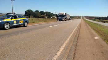 Motorista é preso e carreta roubada é recuperada em ação conjunta