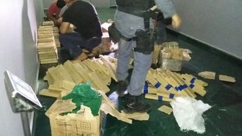 Traficantes são presos com 440kg de maconha sendo transportados na MT-140