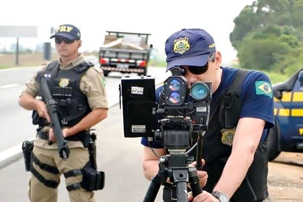 PRF inicia ‘Operação Tiradentes’ nas rodovias federais