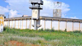 Justiça manda prender agente penitenciário flagrado com celulares e drogas em presídio