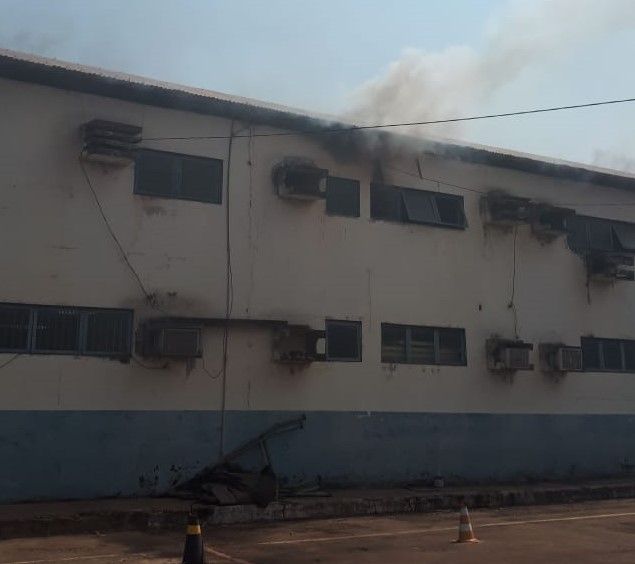 Princípio de incêndio atinge prédio da secretaria de agricultura; ninguém fica ferido 