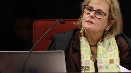 Rosa Weber toma posse na presidência do TSE