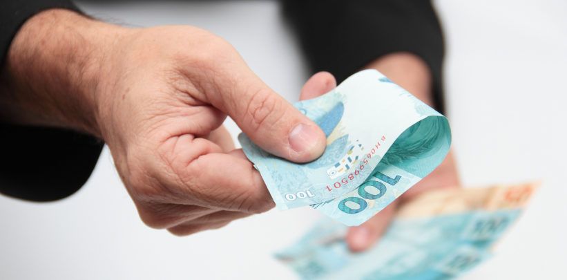 Comissão aprova projeto que permite ao servidor escolher onde fazer crédito consignado
