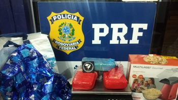 Passageira é detida com três quilos de cocaína embalados como presente