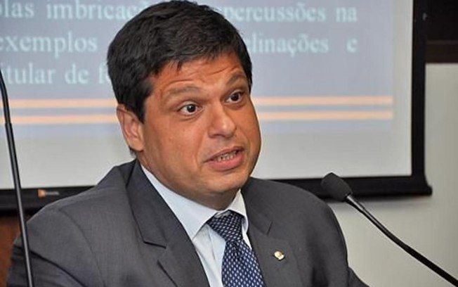 Ex-procurador nega crime, mas diz que fez “uma lambança” no caso J&F