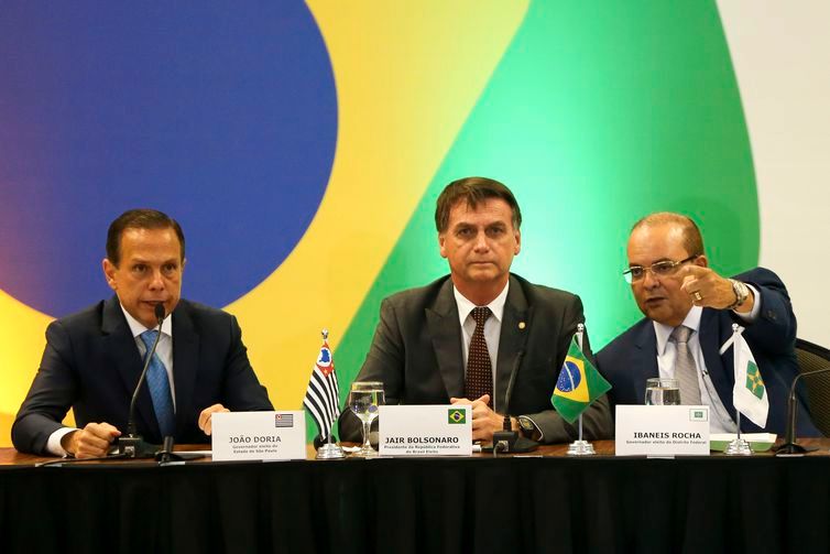 Aceno de Bolsonaro para apoio financeiro agrada a governadores eleitos