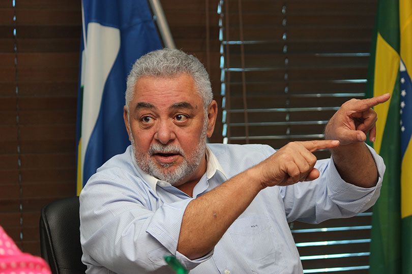 Percival apoia ex-reitora ao Senado 