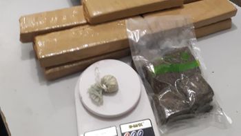 PM apreende dez tabletes de maconha em casa usada domo depósito do tráfico