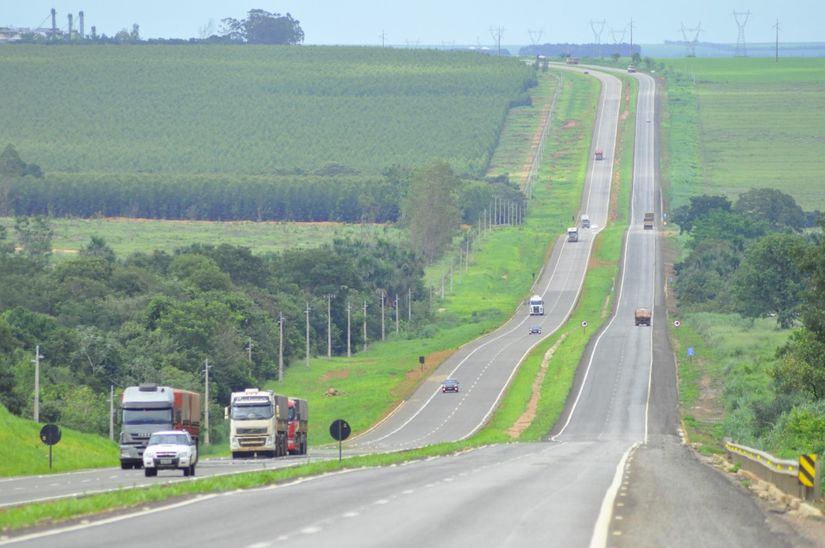 Feriado de Finados deve dobrar tráfego de veículos leves na BR-163