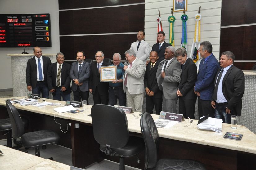 Radialista Paulo Jorge recebe homenagem da Câmara