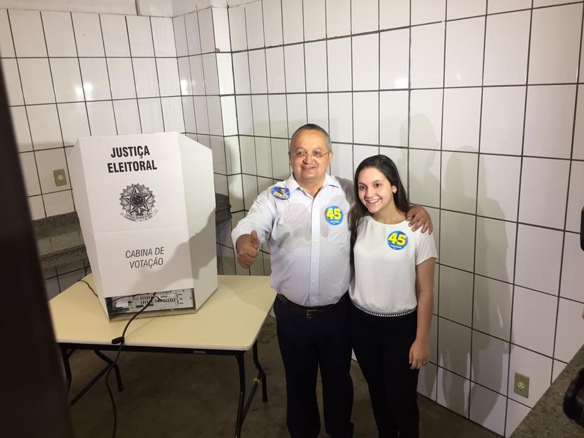 Pedro Taques registra o voto em Cuiabá 