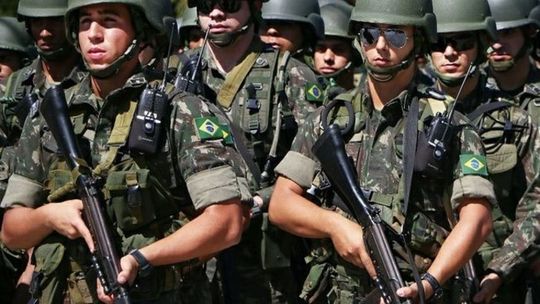 Congresso promulga emenda que permite acúmulo de cargo por militares